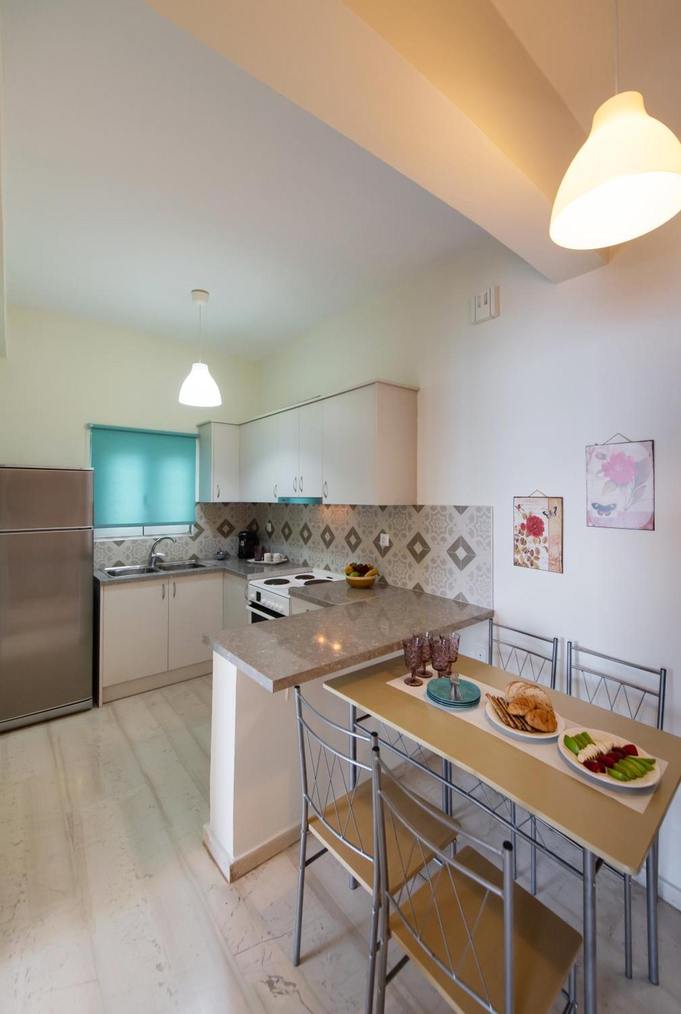Meteora Suites Никиана Екстериор снимка