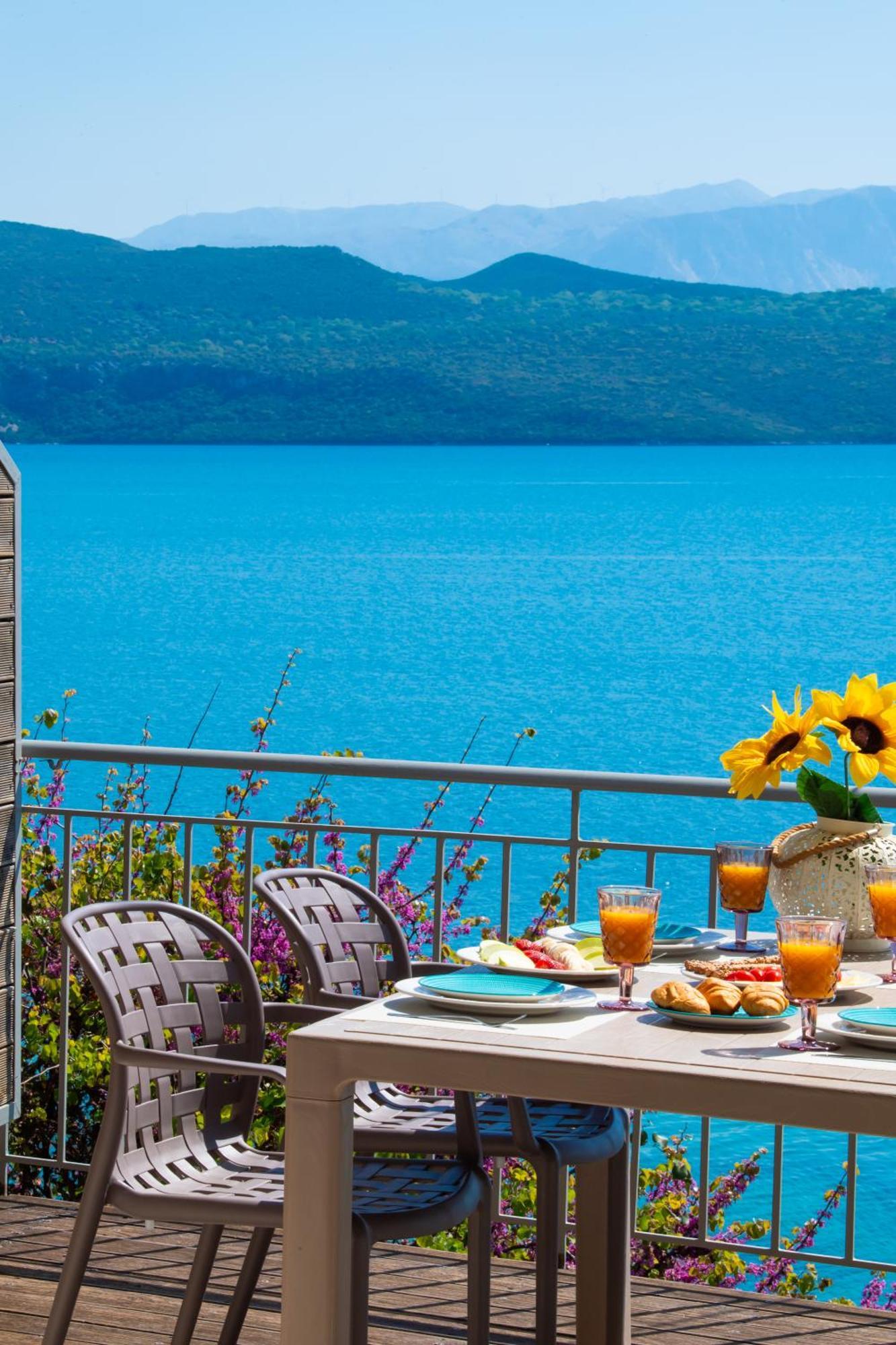 Meteora Suites Никиана Екстериор снимка